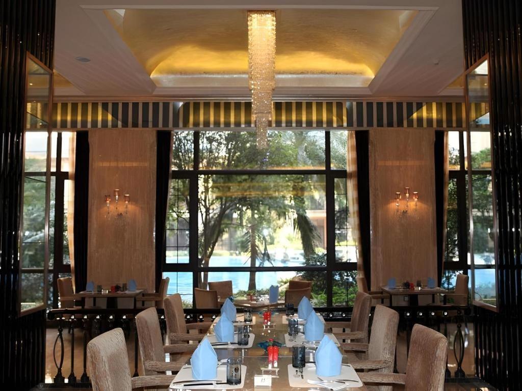 Chateau Starriver Guangzhou Peninsula Exterior foto